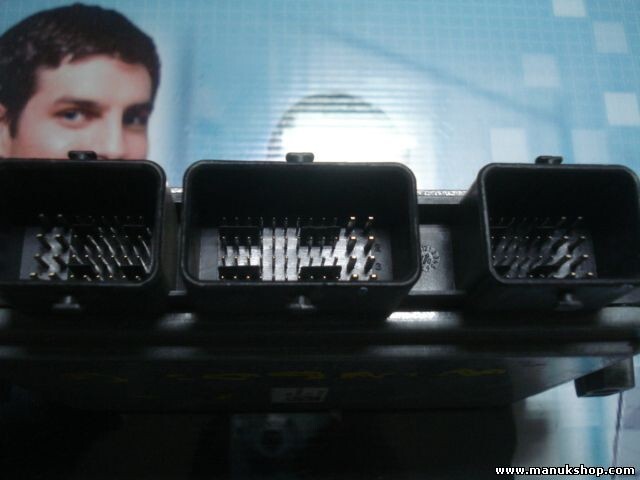 Centralita Renault Twingo 1,2 SIM32 S120200113A 8200774747 8200700695