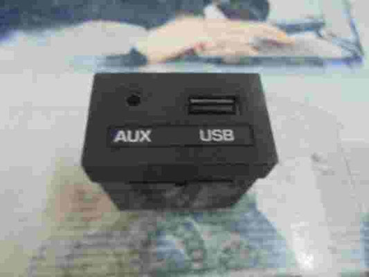 Console audio ausiliaria USB Hyundai I10 B9000 96120B9000 AUX IAMC1511190028F