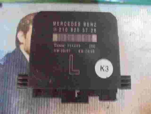 Unidad de control de la puerta Mercedes-Benz W210 W208 2108203726 TEMIC 354449 L