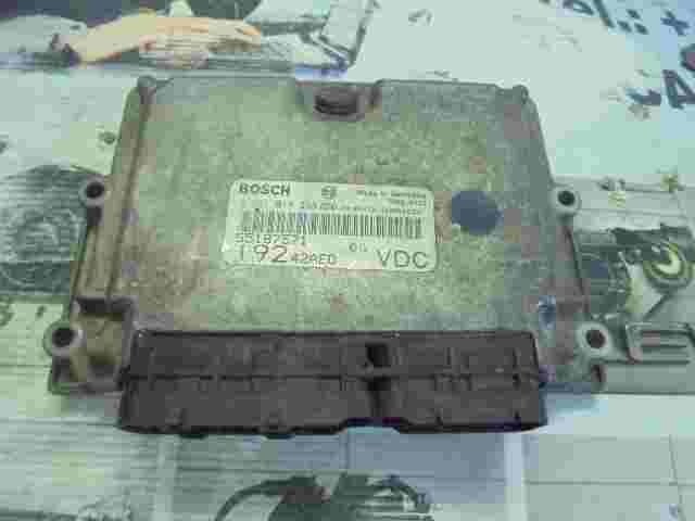 Centralita del motor Fiat Stilo 1.9JTD VDC 55187571 BOSCH 0281011398 19242AED