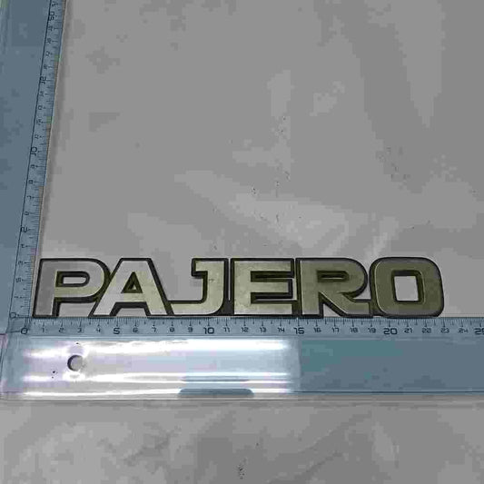 Emblema  Mitsubishi Pajero 23cm.