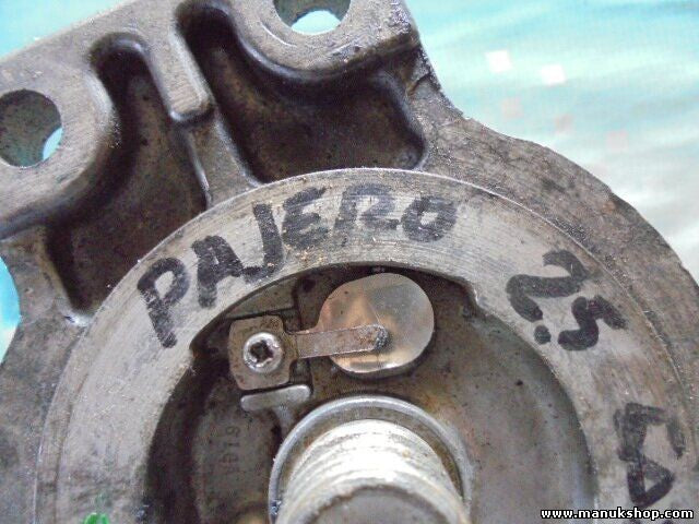 Soporte del filtro de aceite  Mitsubishi Pajero Montero 4D56 4M40 4WD 1996