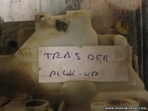   Cerradura puerta trasera derecha Nissan PickUp TD21 1988–1996