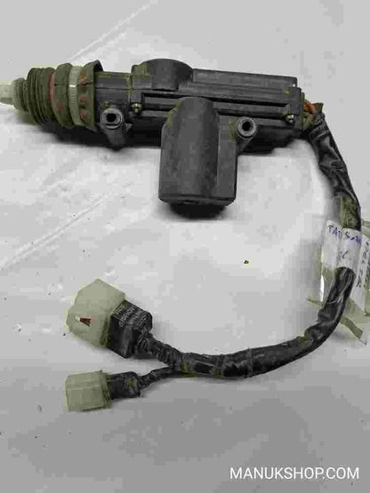 Cerradura actuador cierre centralizado de portón trasero Tata Padmini 5-20