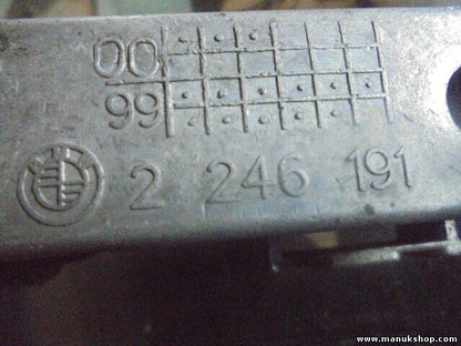 Soporte de la bomba de inyección Land Rover Range Rover Evoque LV 2.0 D 2246191