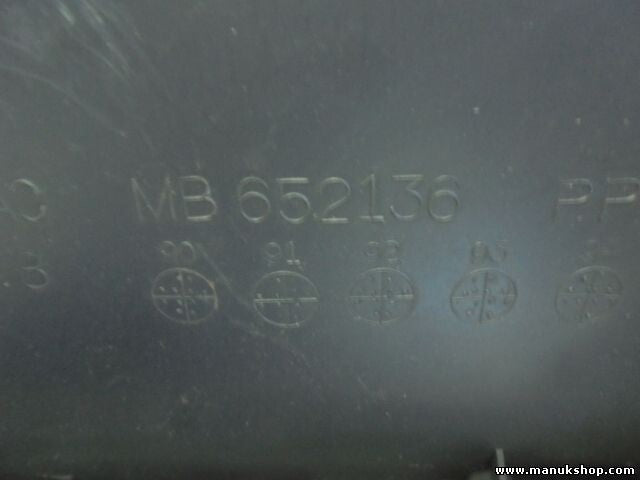 Guantera castillo Mitsubishi Pajero Montero L040 (1982–1990) MB652136