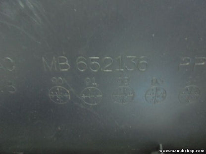 Guantera castillo Mitsubishi Pajero Montero L040 (1982–1990) MB652136