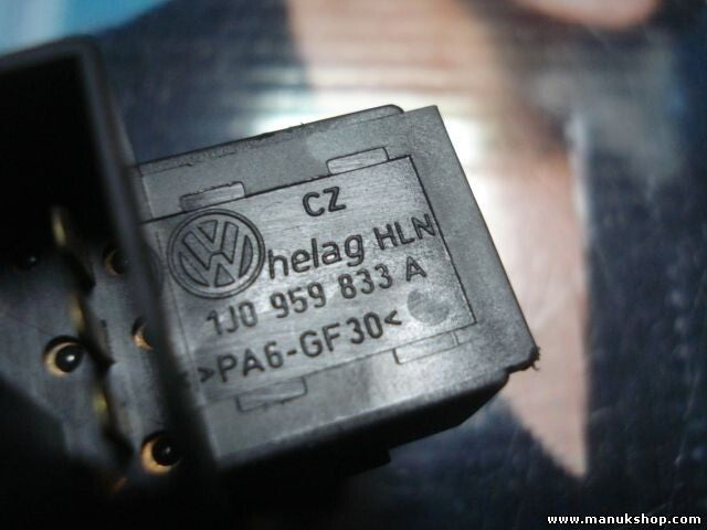 Interruptor apertura tapa depósito VW Passat 3BG Golf 5 Bora 1J0959833A