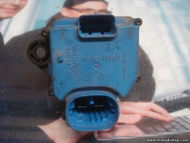 Centralita modulo electroventilador Peugeot 308 Partner Tepee Citroen 9662240180