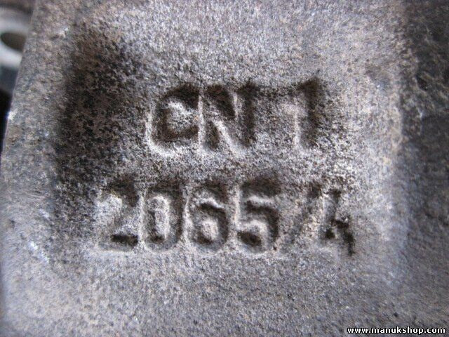 Pinza delantera izquierda Land Rover Discovery II LJ LT TD5 CN120654 3220883