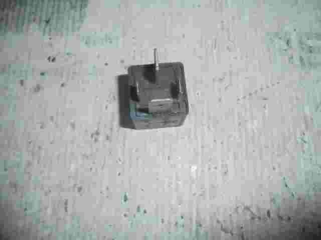 LAND ROVER SIEMENS YWB100560 V23134J52X197 V23134 J52-X197 relè