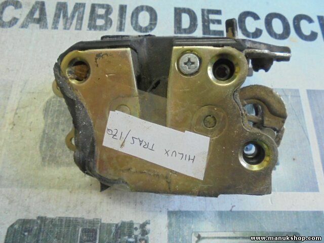  Cerradura puerta trasera izquierda Toyota Hilux 2,5 D4D 690600K040 69060-0K040