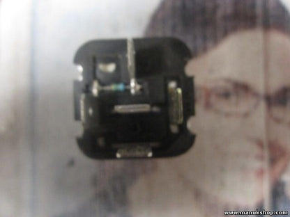 Relé Tata Telco 265454204913 12V 30A