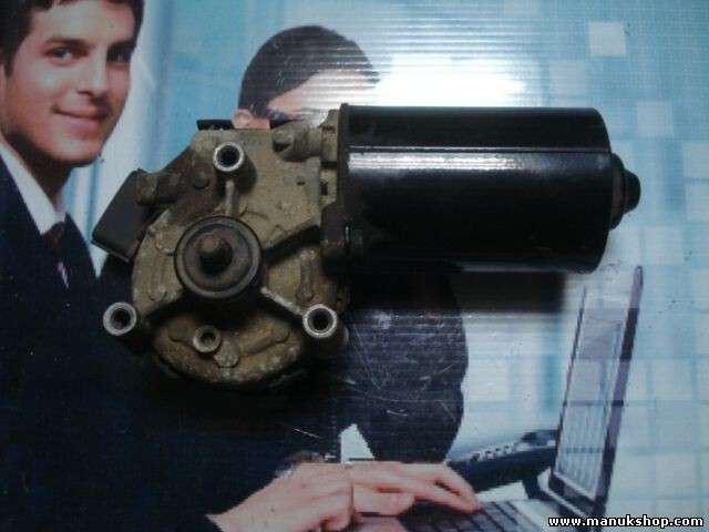 Motor del limpiaparabrisas delantero Nissan 0 390 241 373 0390241373 CEP 12V