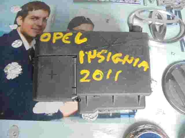 Caja de fusibles Opel Insignia 2011 GM 525230582