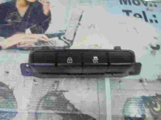 Interruptor del cierre centralizado KIA Ceed 93700A2020 93700-A2020 49D1A21000