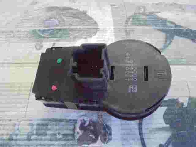 Conmutador de luces Chevrolet Cruze 2 (J300) 13301749 251506 0008