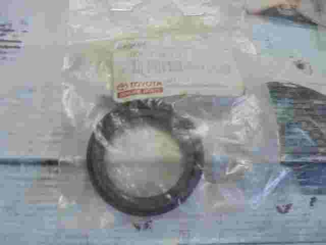 Gasket  Toyota Hilux 9008043027 90080-43027 90080 43027