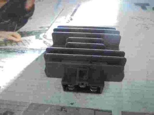 Regolatore raddrizzatore di tensione SGR FYM 125 SMDT125W-1 060401 1007