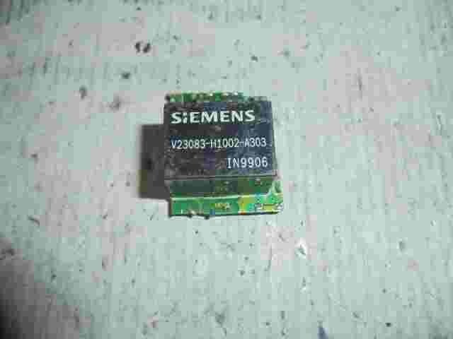Relé  V23083-H1002-A303 V23083H1002A303 SIEMENS IN9906