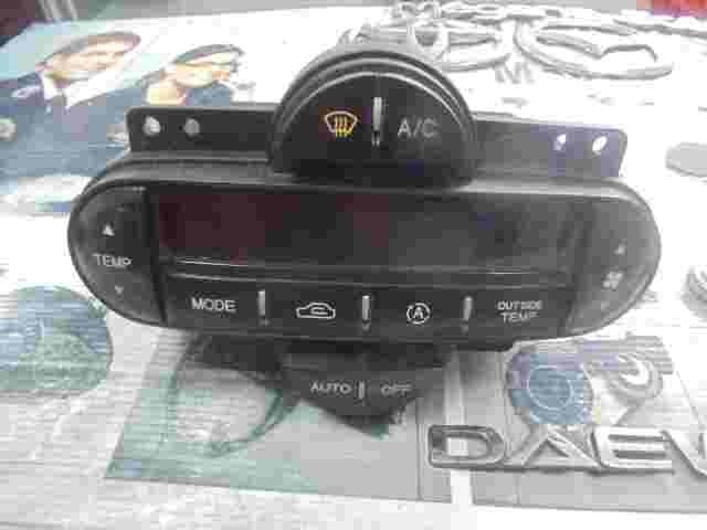 Climatizador Calefacción Clima panel de control  Kia Carens 0K2FB61190