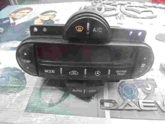 Climatizador Calefacción Clima panel de control  Kia Carens 0K2FB61190