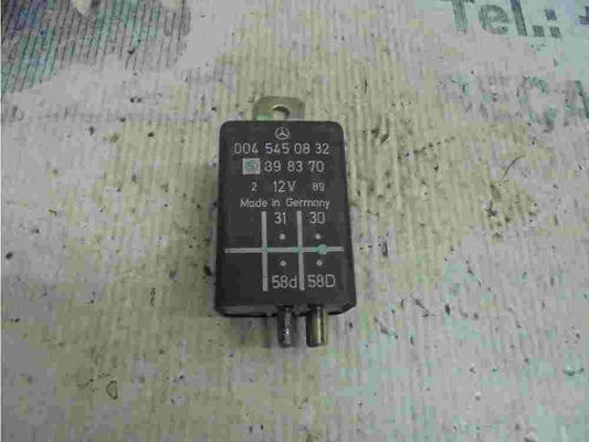 Relé Mercedes-Benz E W124 0045450832 004 545 08 32 898370 89 83 70