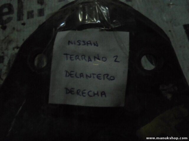 Brazo de suspensión delantera derecha Nissan Terrano T2 II R20 2.7545267F000