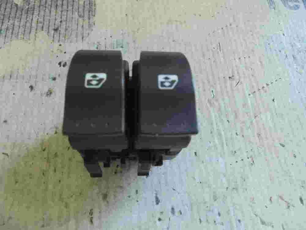 mando botonera elevalunas Renault Trafic Opel Vivaro Nissan 315034A