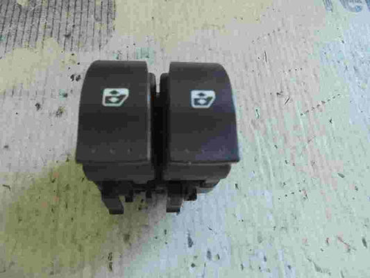 mando botonera elevalunas Renault Trafic Opel Vivaro Nissan 315034A