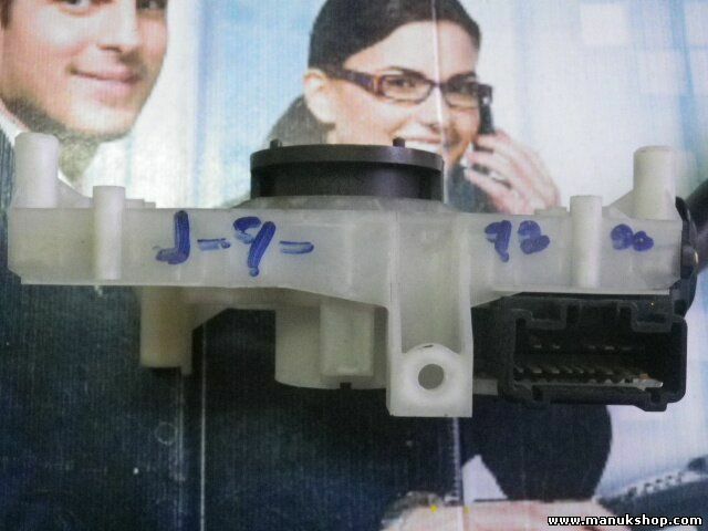 Toyota Land Cruiser J9 J90 84310 3D020 843103D020 C49 17B683 Comando Pulizia