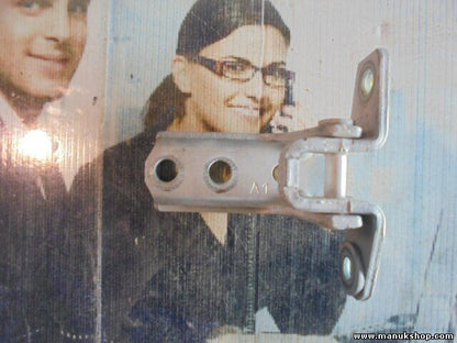 Bisagra de la puerta delantera derecha abajo Mitsubishi Pajero Montero DID