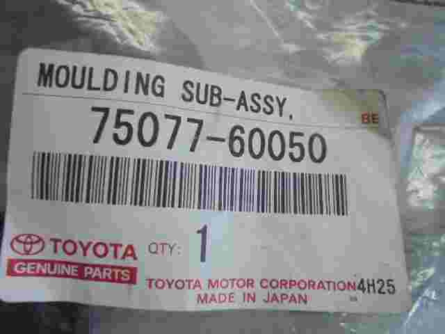 Moulding Sub-Assy  Toyota Land Cruiser Prado RH 7507760050 75077-60050