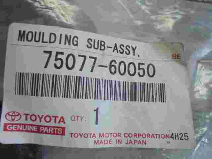 Moulding Sub-Assy  Toyota Land Cruiser Prado RH 7507760050 75077-60050