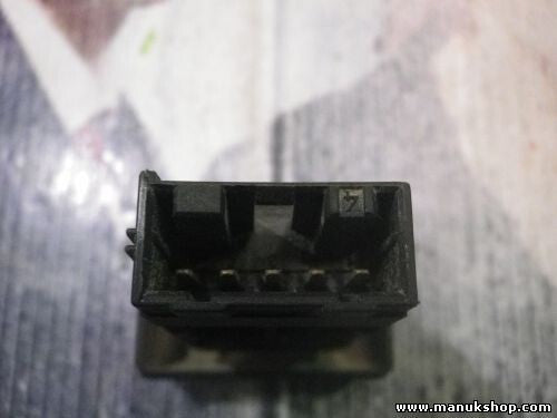 Interruptor del limpiaparabrisas trasero Land Rover YUG500210PUY 03035301