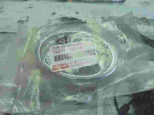 Emblema Toyota Corolla E11 7531102060 75311-02060