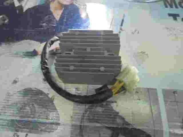 Regulador rectificador de voltaje SGR  Daelim 125 S3 BA1-R30 DMC BA1R30