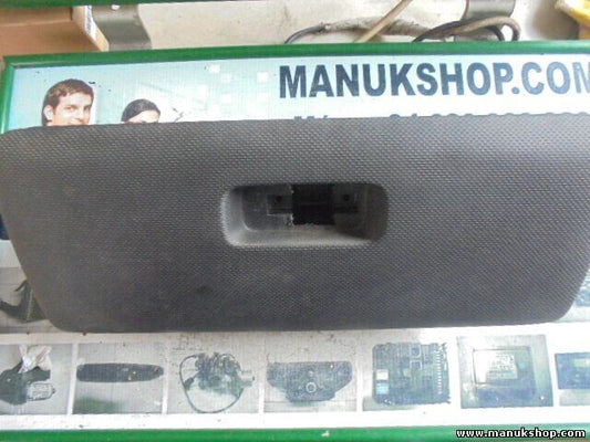 Guantera Mitsubishi Pajero Montero MR402402