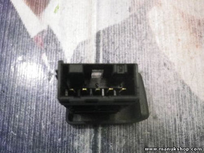 Interruptor del limpiaparabrisas trasero Land Rover YUG102230LNF 0303507A