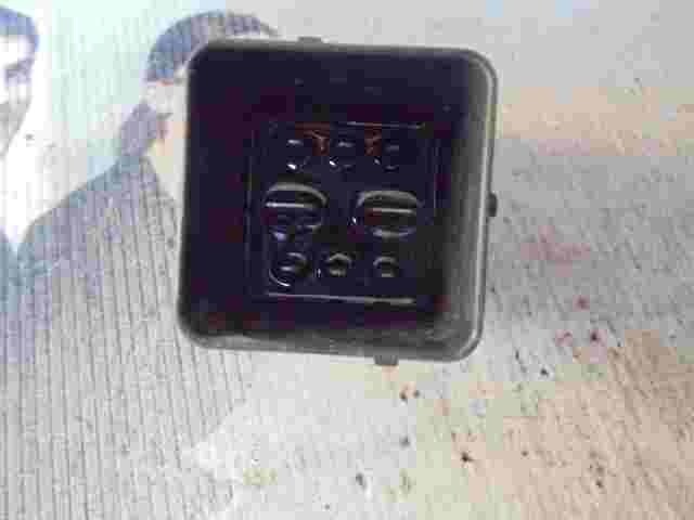 Resplandor relé enchufe Peugeot 301 308 5008 508 Citroen C4 9803299780 51299058A