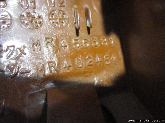 Consola central Mitsubishi Pajero MR456381 MR 456 381 MR402451 MR 402 451