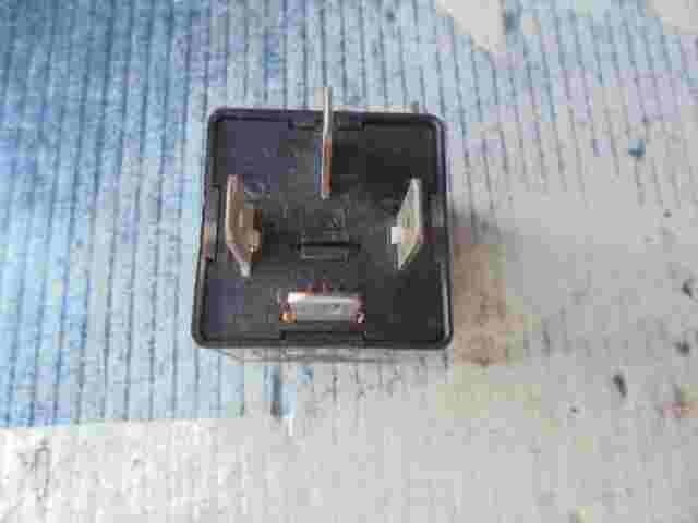 Relè pompa carburante VW Seat Audi 4H0951253A V23136B0006X080 n. 645