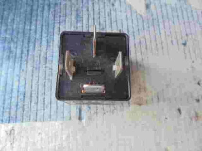 Relè pompa carburante VW Seat Audi 4H0951253A V23136B0006X080 n. 645