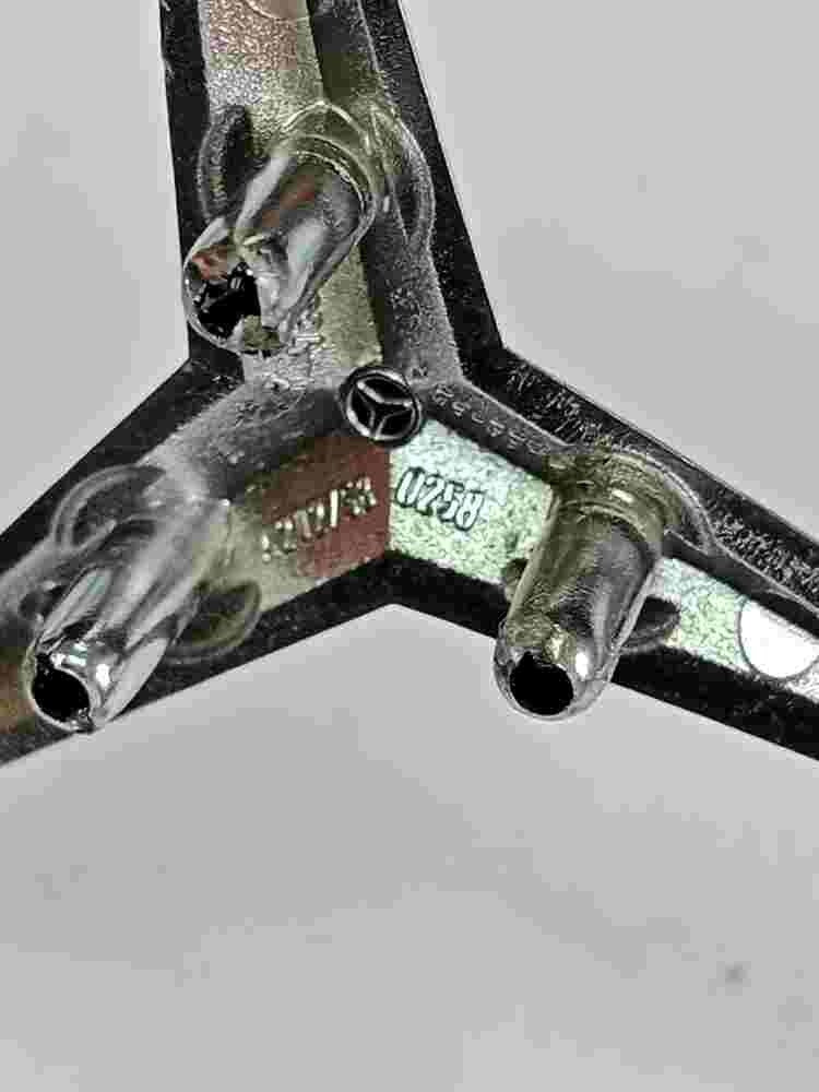 Emblema Mercedes-Benz W202 A2027580258 A 202 758 02 58 7.cm