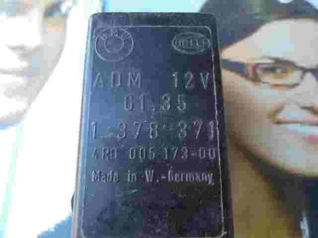 La presión de aceite supervisión de dispositivos relé BMW E34 E32 61351378371