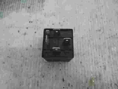 Relé VW Golf Passat 165906381 165 906 381 24.5200.00 SJR 12V Nr.30