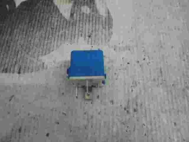 Relè Mercedes-Benz A W168 A0025422519 A 002 542 25 19 HELLA 4RA94001088