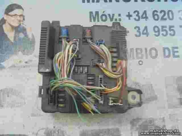 Caja de fusibles de relé Renault Megane UPC X84 N3 8200306033C S118399300L
