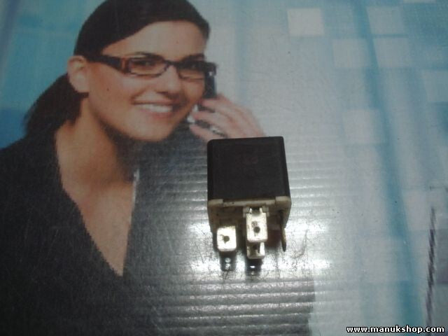 Relé Citroen Peugeot HELLA 4RD94002032 4RD 940 020-32