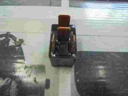 Relé  Nissan Renault Clio No. 8 NAIS ACV31112 M01